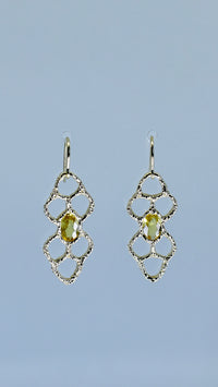 Load image into Gallery viewer, earring:r7_sapphire_yellow
