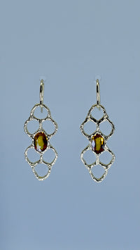 Load image into Gallery viewer, earring:r7_sapphire_yellow
